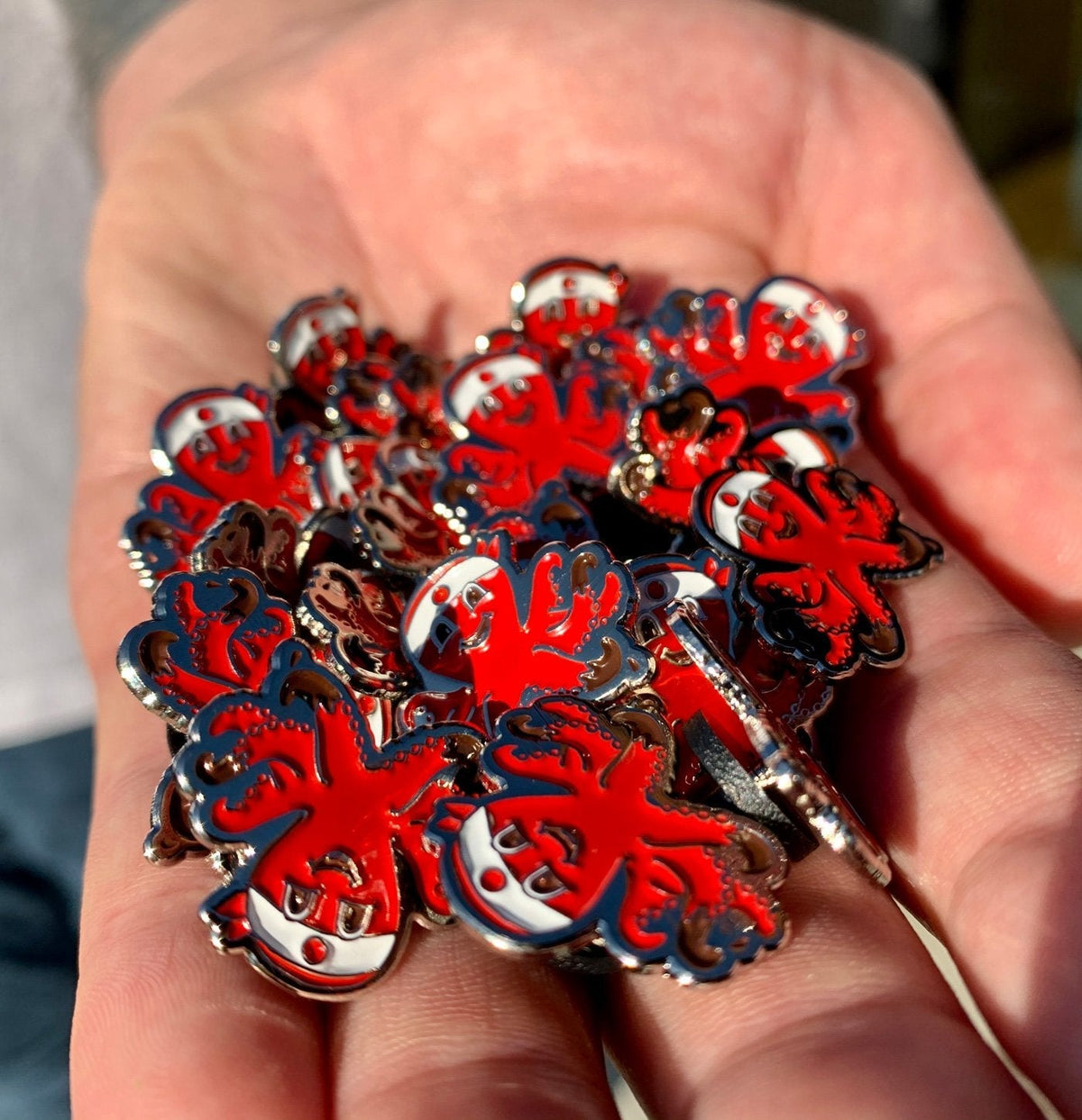 Red Octo Pin C6